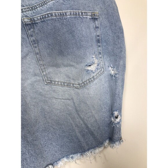 Steve Madden NYC Women's Dad Short Distressed Destroyed Light Wash Size 19 - Picture 6 of 8